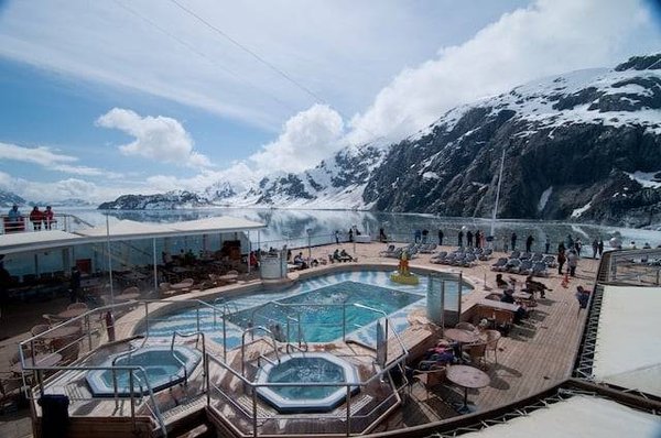 Comment se déroule la vie à bord d'un bateau de croisière ?