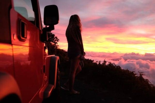 Quels sont les risques et les précautions à prendre lors d'un road trip ?